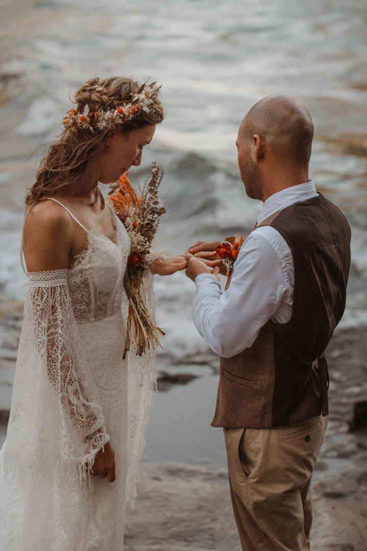 Surfer Elopement in Japan - Exchange rings 
