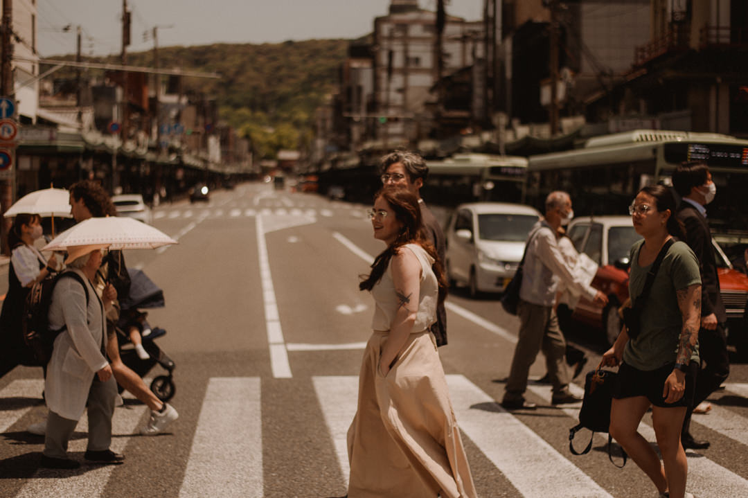 low-key elopement in japan - walking kyoto city 