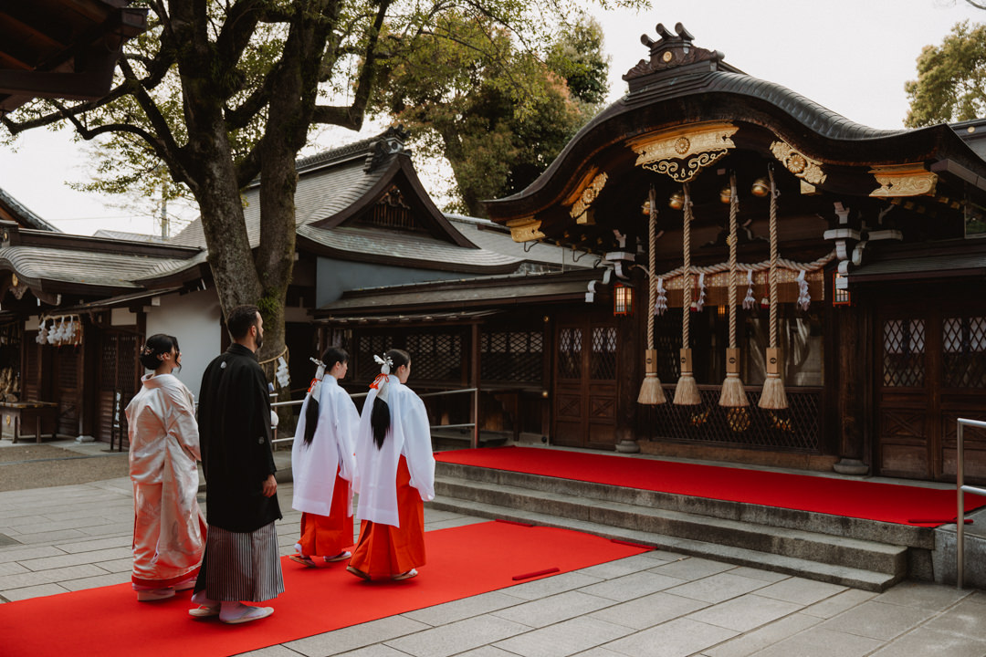 The ceremony at the Shinto Shrine.
Kyoto Kimono Elopement.